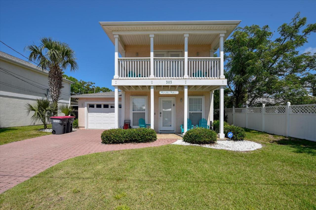 Charming 2 Bedroom Beach Cottage, Free Daily Activities Included, Sleeps 8, Quiet! Panama City Beach