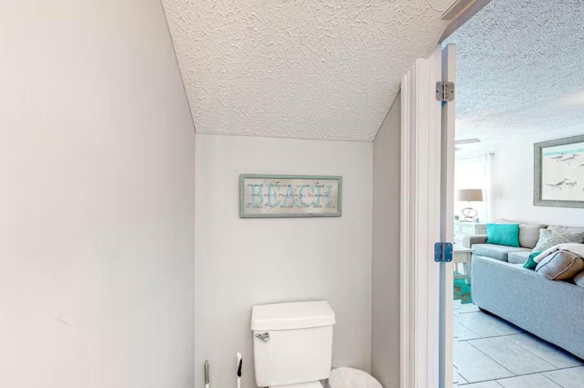 Charming 2 Bedroom Beach Cottage, Free Daily Activities Included, Sleeps 8, Quiet! *