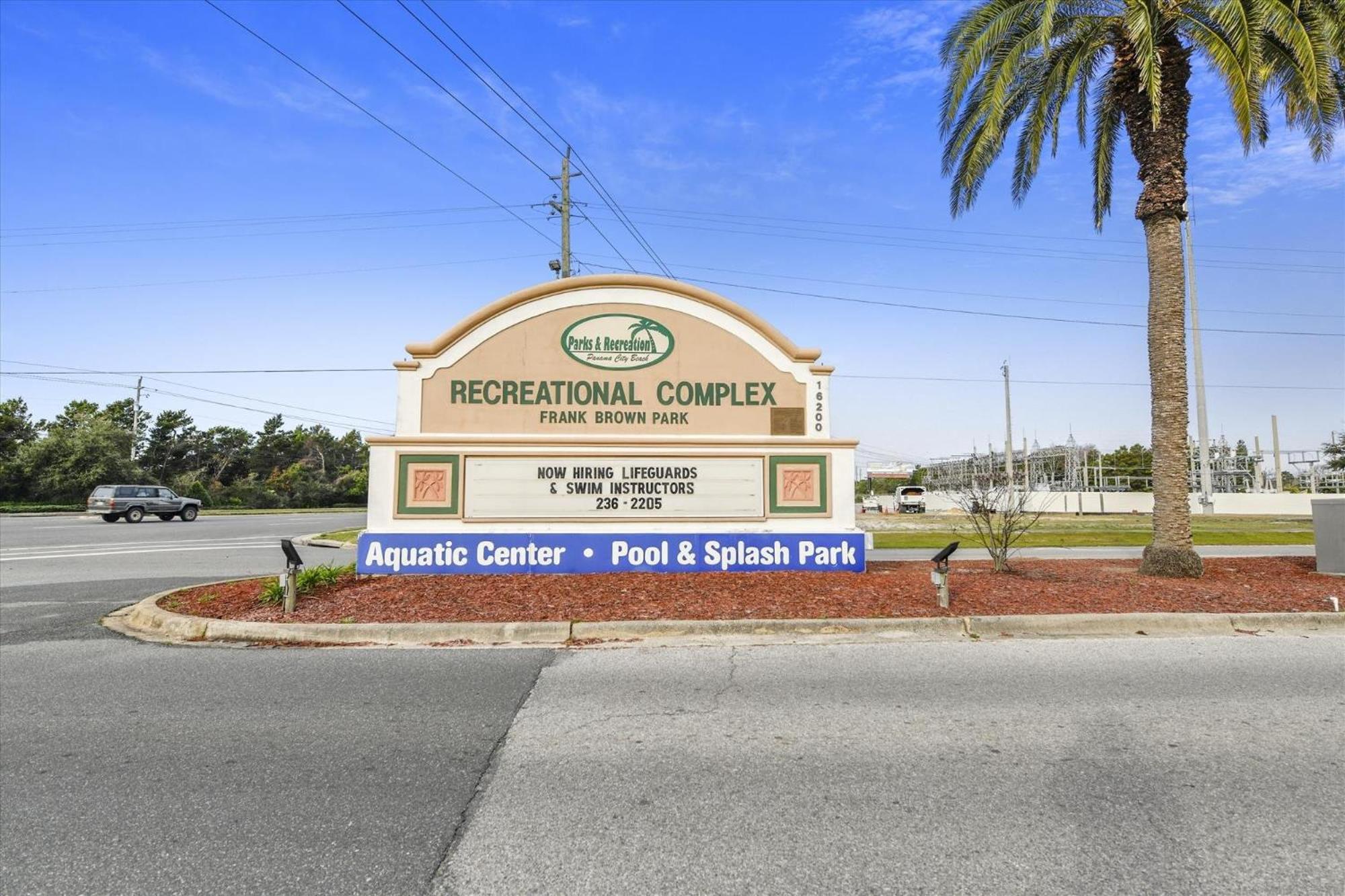 Charming 2 Bedroom Beach Cottage, Free Daily Activities Included, Sleeps 8, Quiet! Panama City Beach